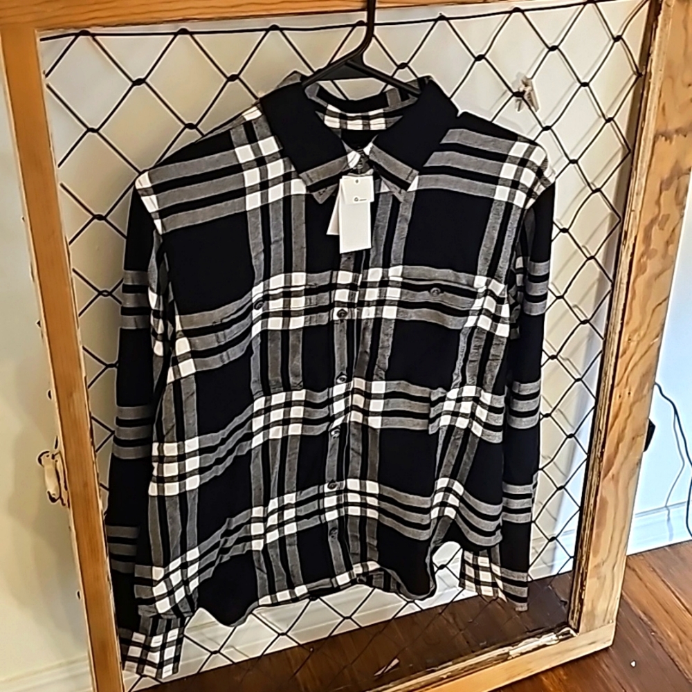 Black and white blouse size medium